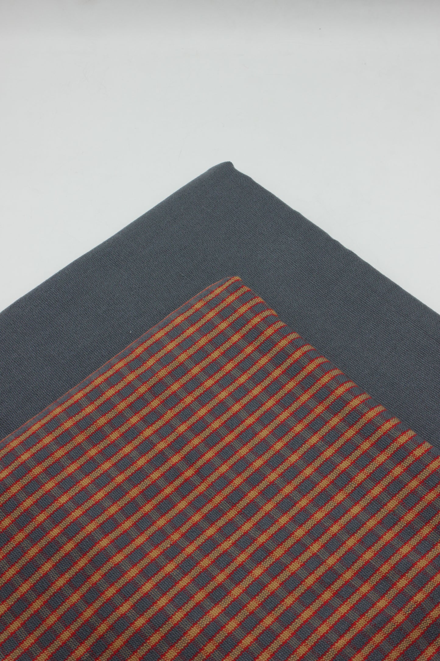 PREMIUM QUALITY GRAY WITH RED PATTERN UNSTITCHED PURE WOOLEN SUIT FOR WOMEN