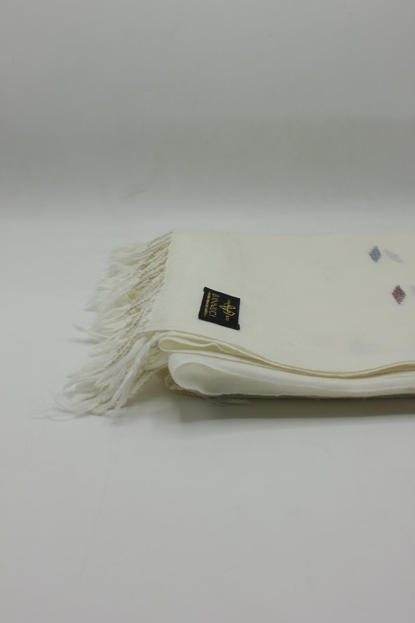 PREMIUM QUALITY OFF WHITE WOOLEN SHAWL FOR WOMEN