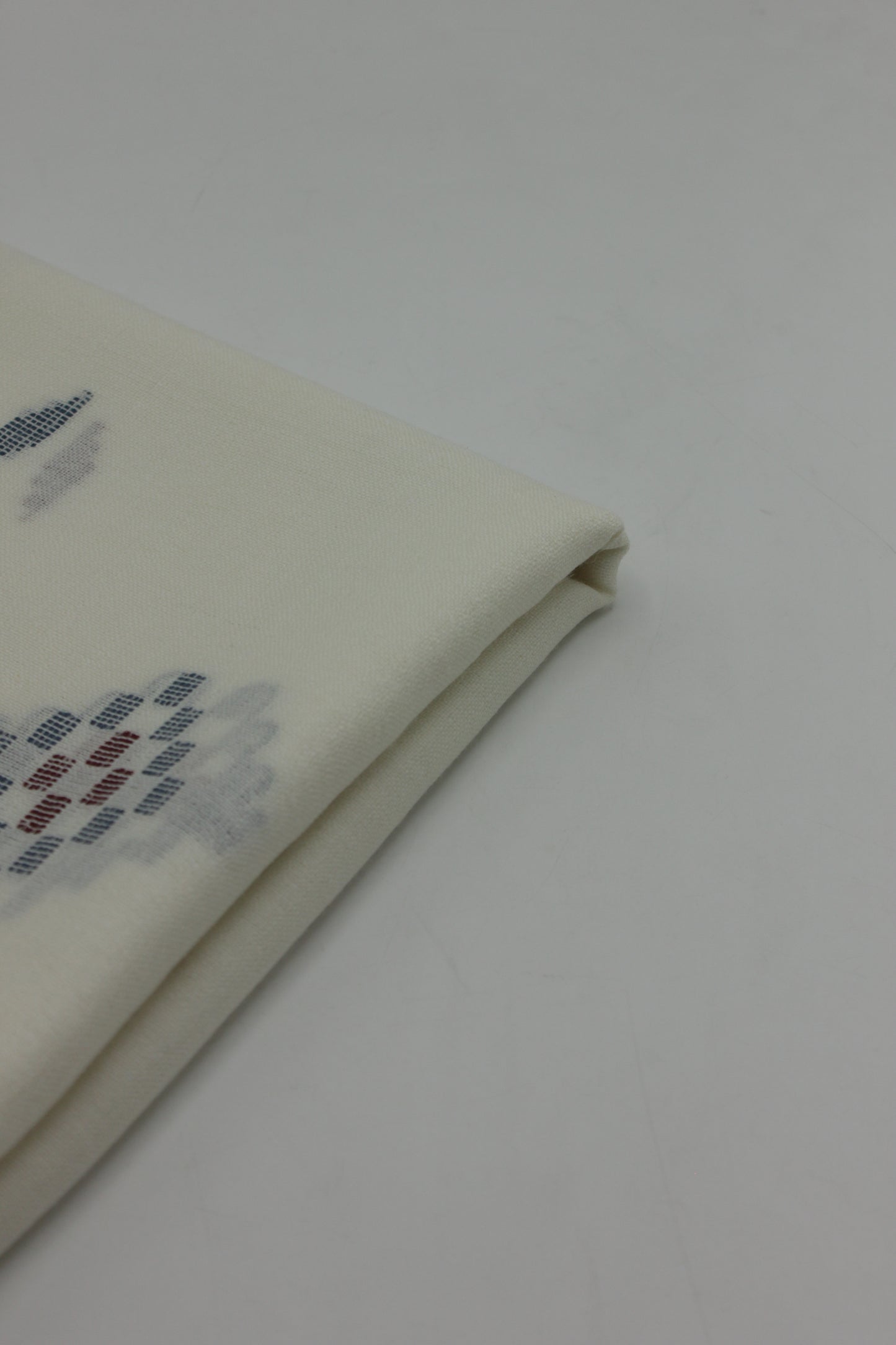 PREMIUM QUALITY OFF WHITE WOOLEN SHAWL FOR WOMEN