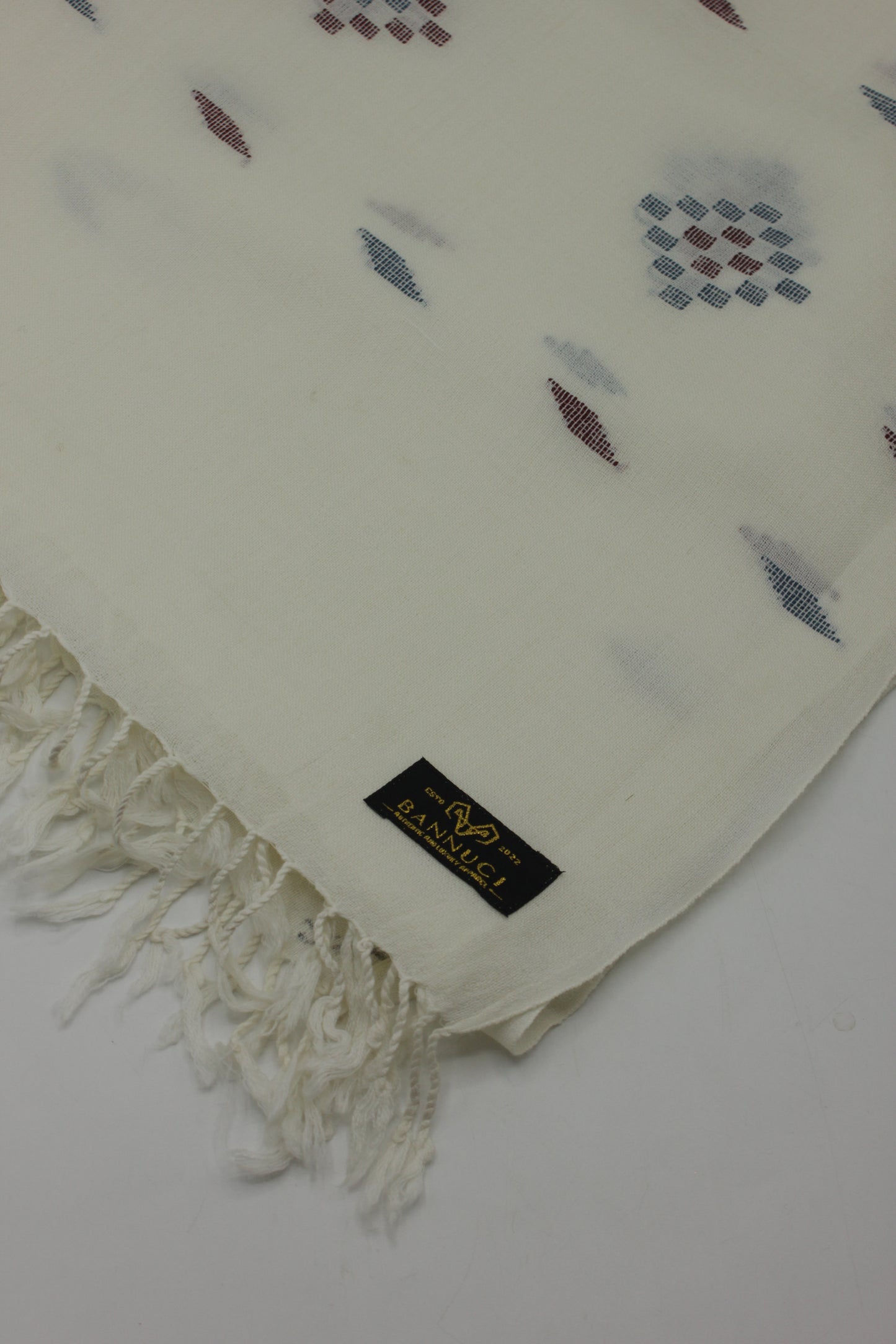 PREMIUM QUALITY OFF WHITE WOOLEN SHAWL FOR WOMEN