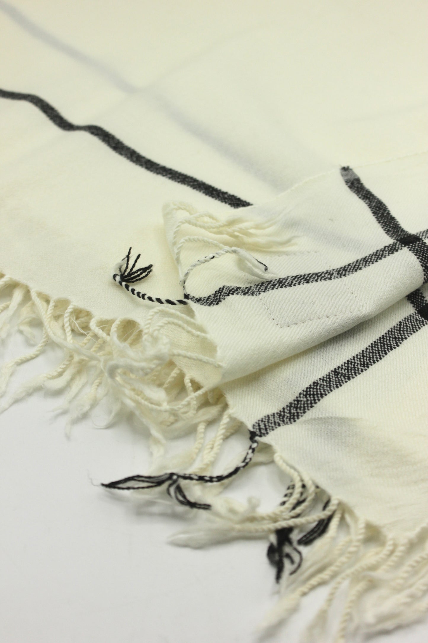 Premium Quality Off White Black Border Pure Woolen Shawl By Bannuci